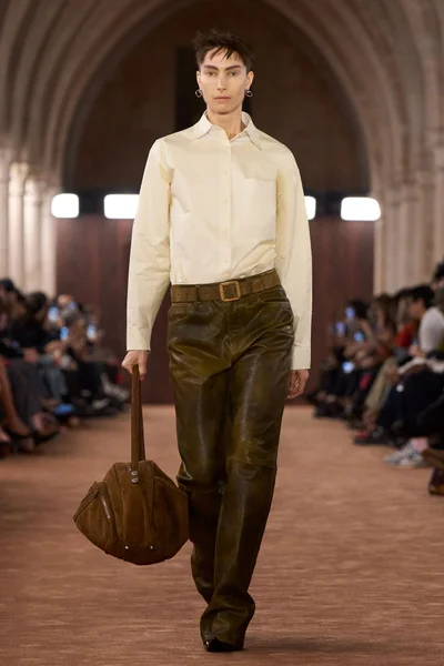 Look 5